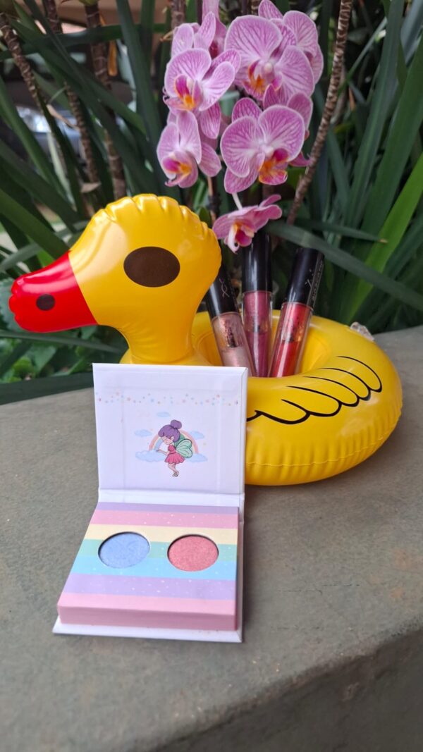 Kit de 1 Gloss e 1 Duo de Sombras infantil